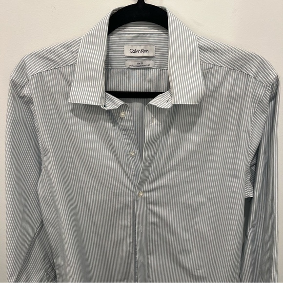Men’s Calvin Klein Slim Fit Performance Non-Iron Button Down Shirt - Picture 3 of 5